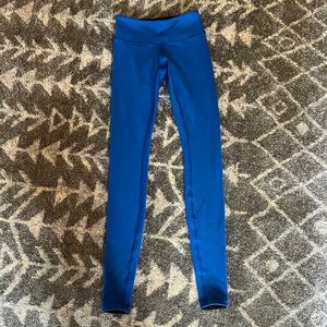 Lululemon Reversible Black & Blue Wunder Under Legging